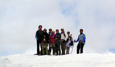 قله پلنگچال - فروردین ماه