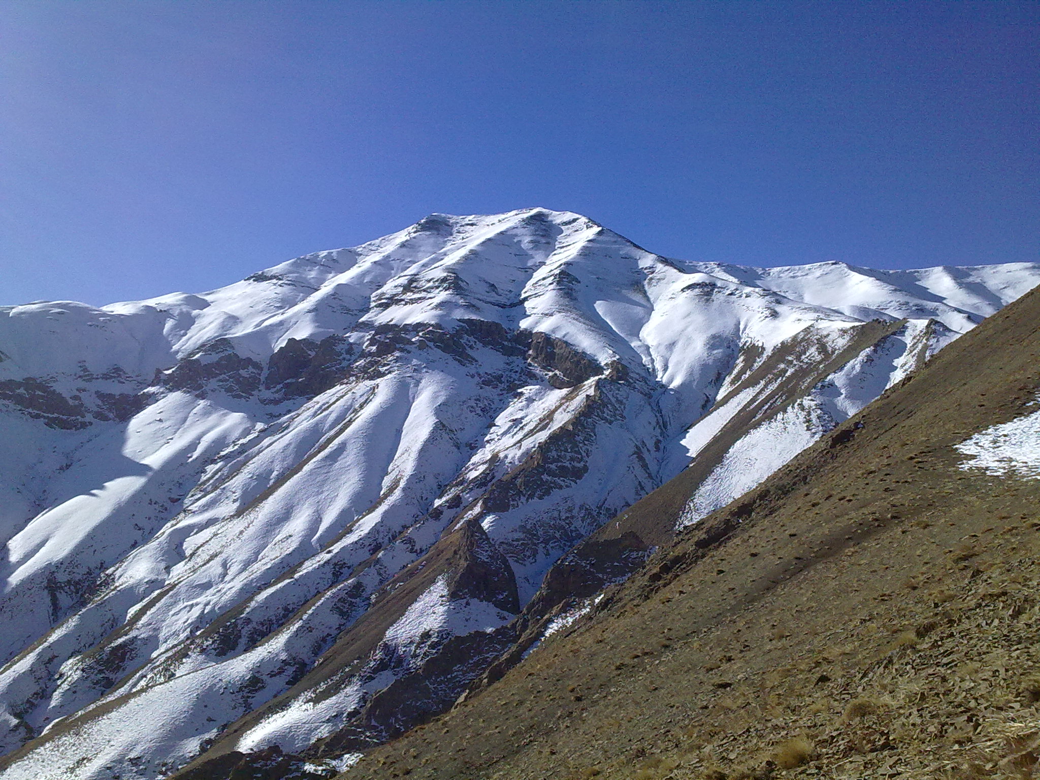 قله پیرزن کلوم از روستای گرمابدر - آذرماه